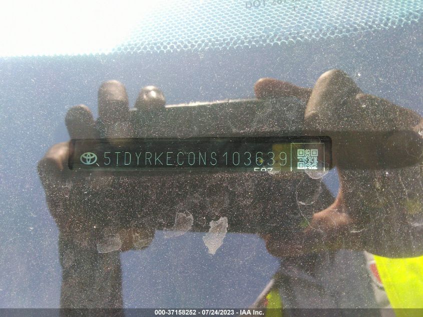 2022 TOYOTA SIENNA XLE - 5TDYRKEC0NS103639