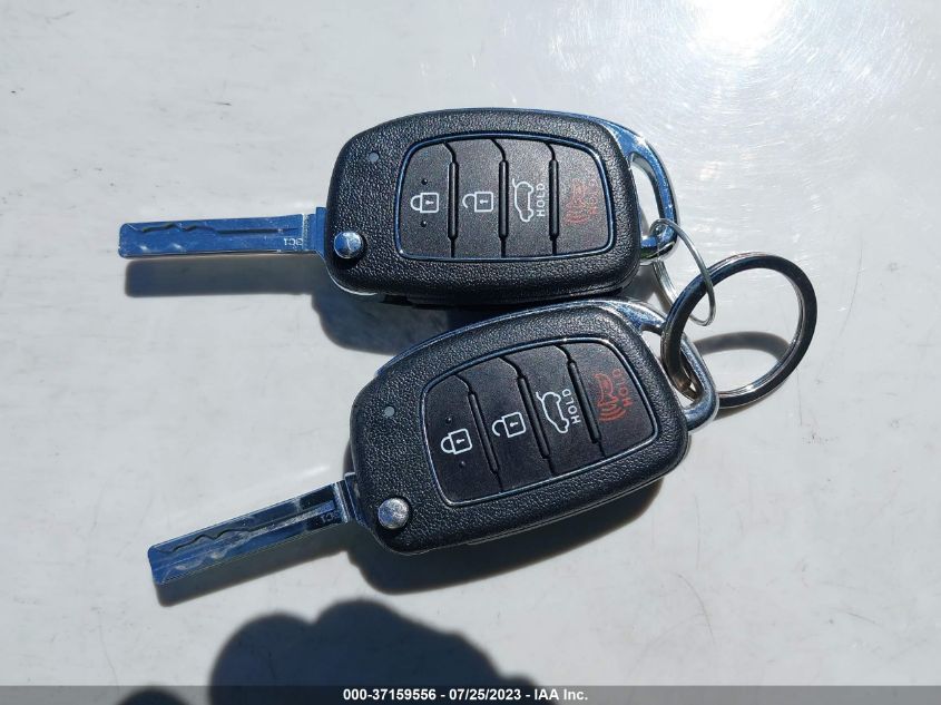 2017 HYUNDAI TUCSON SE - KM8J33A47HU525345