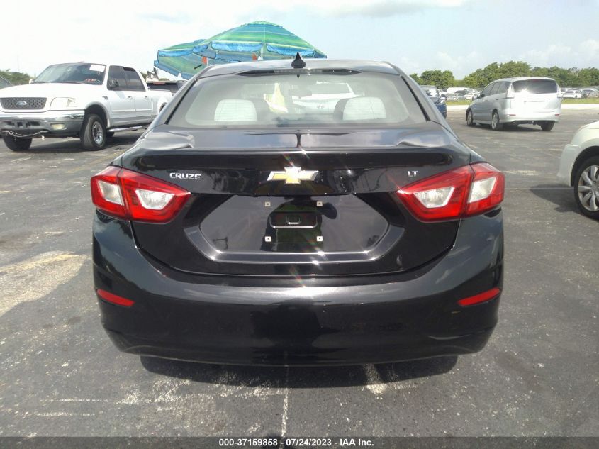 2019 CHEVROLET CRUZE LT - 1G1BE5SM1K7114938