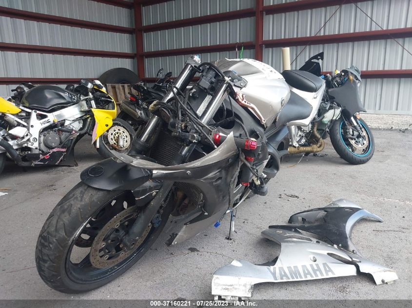 2003 YAMAHA YZFR6 L JYARJ06E83A007408