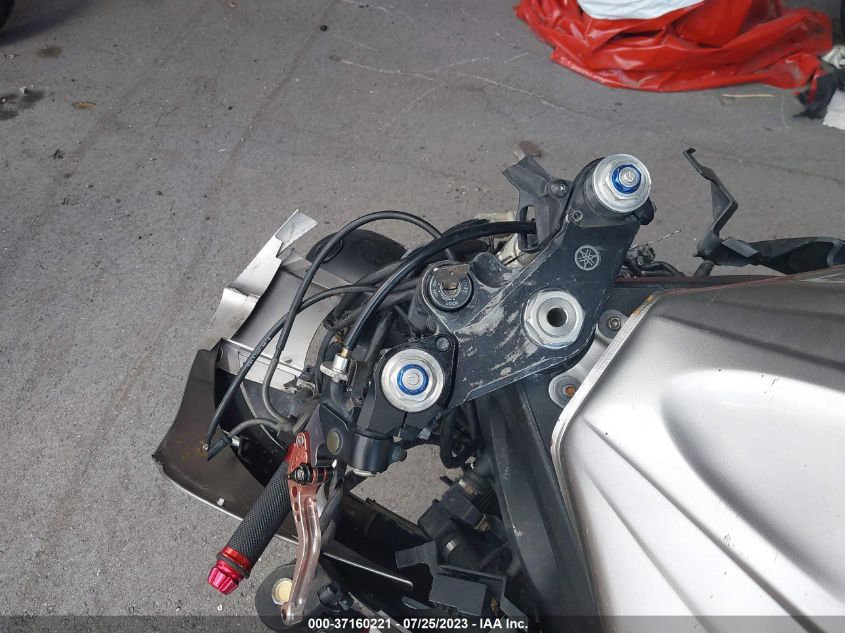 2003 YAMAHA YZFR6 L JYARJ06E83A007408