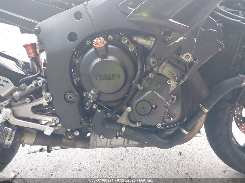 2003 YAMAHA YZFR6 L JYARJ06E83A007408