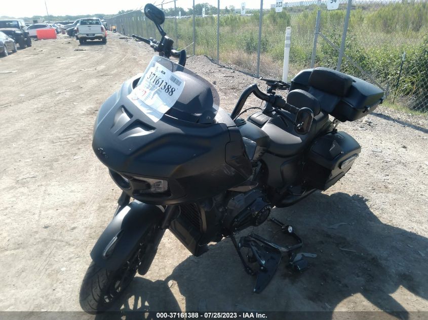 2022 INDIAN MOTORCYCLE CO. CHALLENGER DARK HORSE 56KLCCRR8N3412738