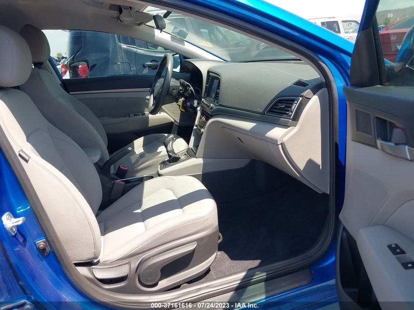 VIN 5NPD84LF1JH223301 2018 HYUNDAI ELANTRA SEL