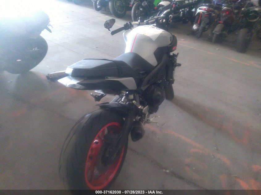 2020 YAMAHA MT09 - JYARN53E8LA008130