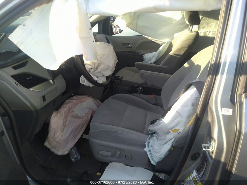 2018 TOYOTA SIENNA LE - 5TDKZ3DCXJS926215