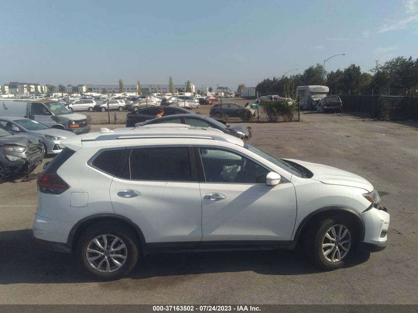 VIN KNMAT2MT4JP539502 2018 NISSAN ROGUE SV