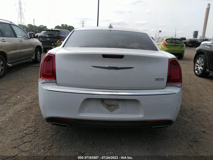 VIN 2C3CCAAG0JH317090 2018 CHRYSLER 300 TOURING