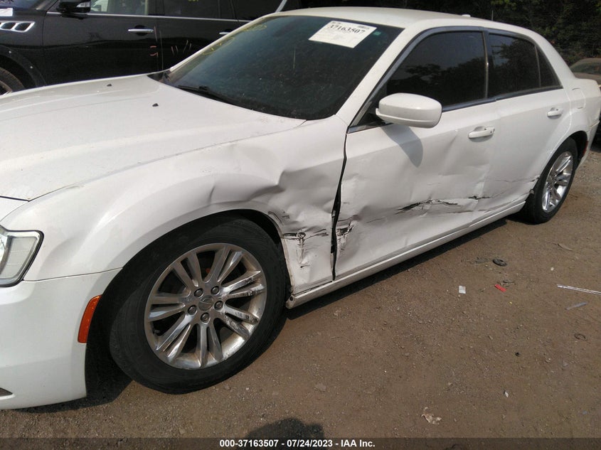 VIN 2C3CCAAG0JH317090 2018 CHRYSLER 300 TOURING