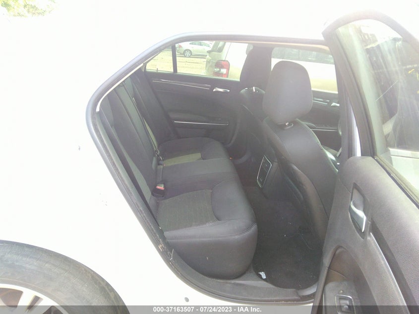 VIN 2C3CCAAG0JH317090 2018 CHRYSLER 300 TOURING