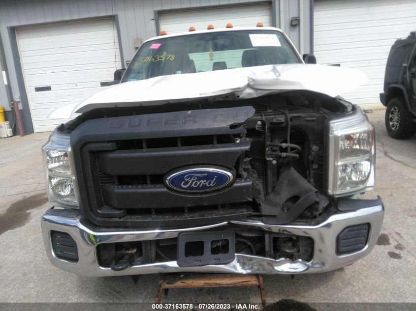 2015 FORD SUPER DUTY F-250 SRW LARIAT/PLATINUM - 1FT7W2B64FEC09800