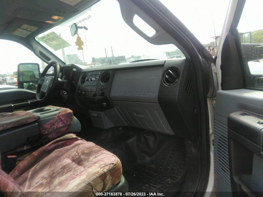2015 FORD SUPER DUTY F-250 SRW LARIAT/PLATINUM - 1FT7W2B64FEC09800