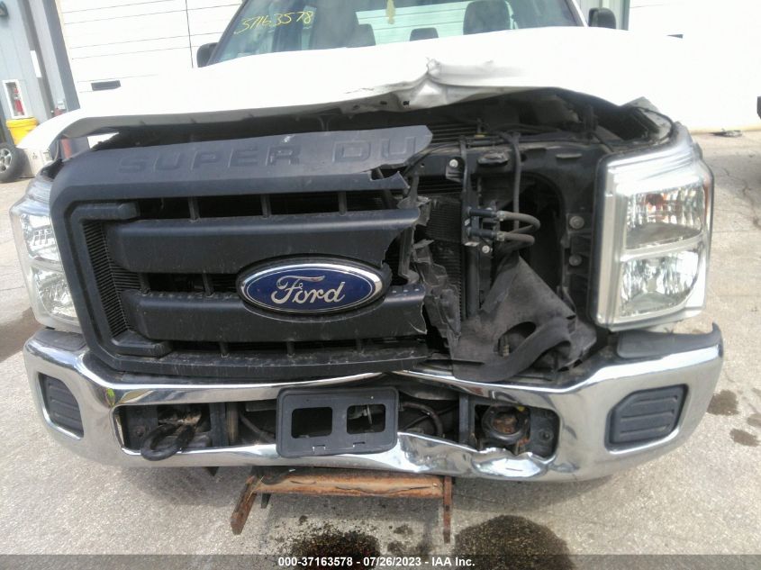 2015 FORD SUPER DUTY F-250 SRW LARIAT/PLATINUM - 1FT7W2B64FEC09800