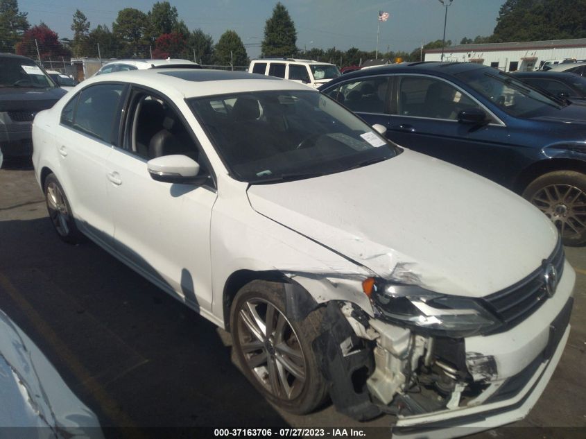 2015 VOLKSWAGEN JETTA SEDAN 2.0L TDI SEL - 3VWLA7AJ1FM261294