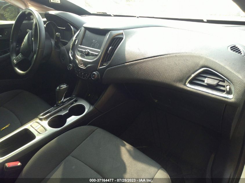 2018 CHEVROLET CRUZE LT - 1G1BE5SM4J7162285