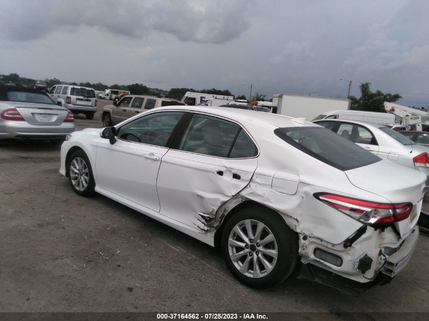 2020 TOYOTA CAMRY LE - 4T1L11AK2LU906546