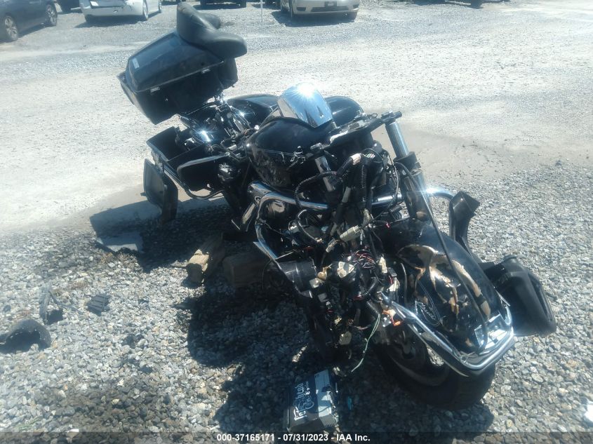 2008 HARLEY-DAVIDSON FLHTCUI - 1HD1FC4108Y682445