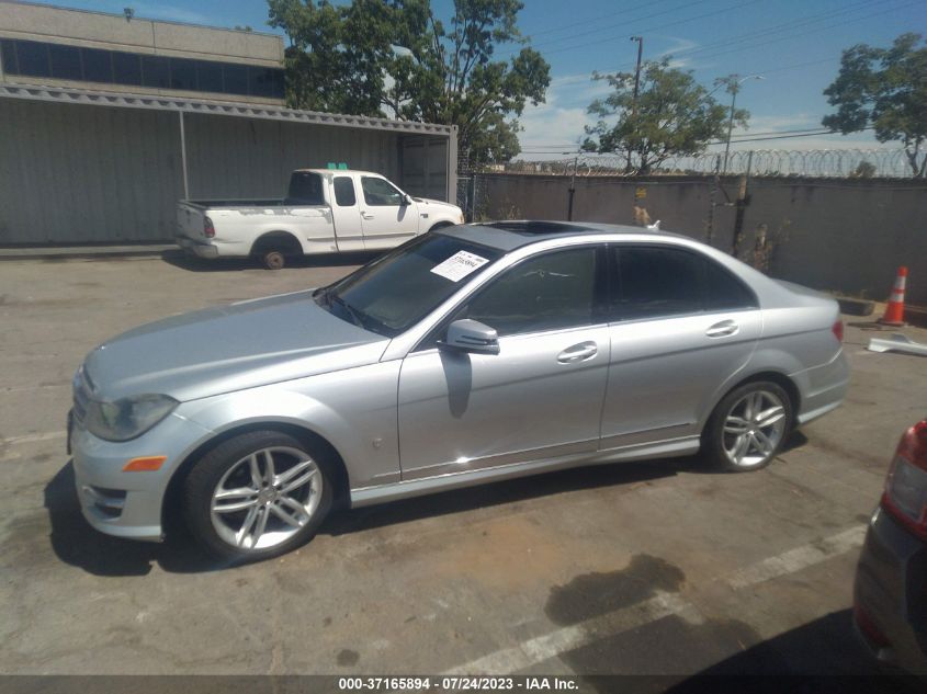 2013 MERCEDES-BENZ C-CLASS C 250 LUXURY - WDDGF4HB9DG123535