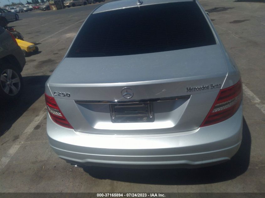 2013 MERCEDES-BENZ C-CLASS C 250 LUXURY - WDDGF4HB9DG123535