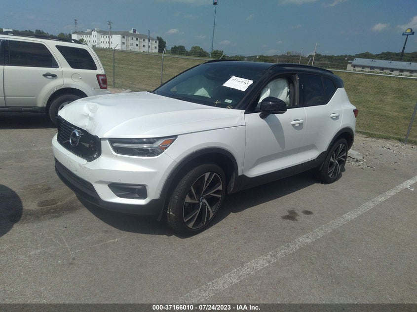 VIN YV4162UM0L2185376 2020 VOLVO XC40 R-DESIGN