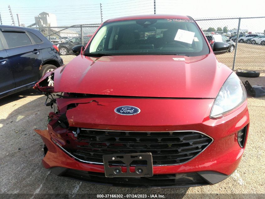 2022 FORD ESCAPE SE - 1FMCU9G60NUA04061
