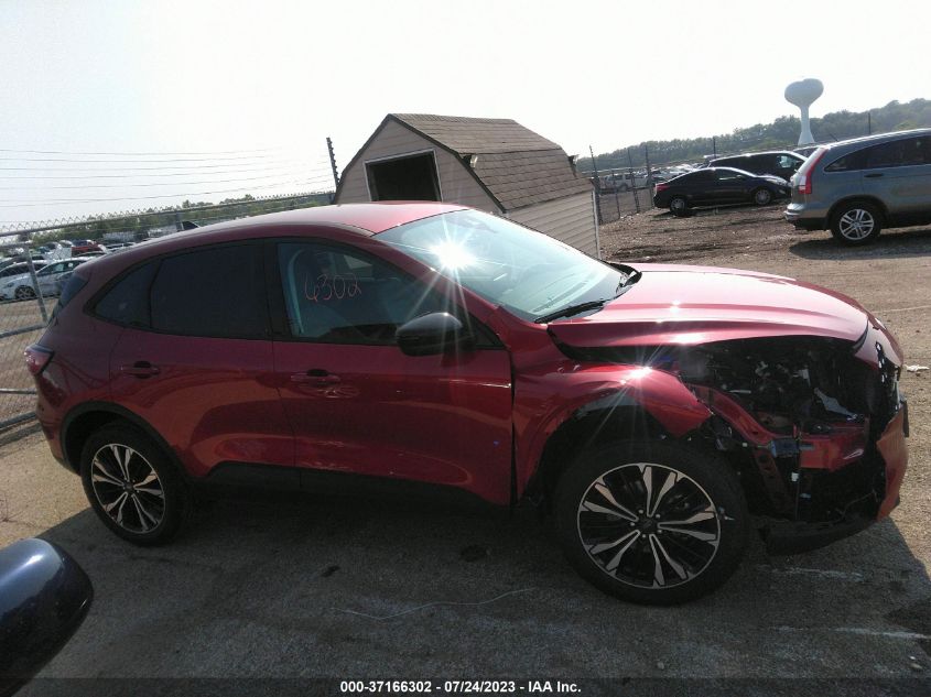 2022 FORD ESCAPE SE - 1FMCU9G60NUA04061