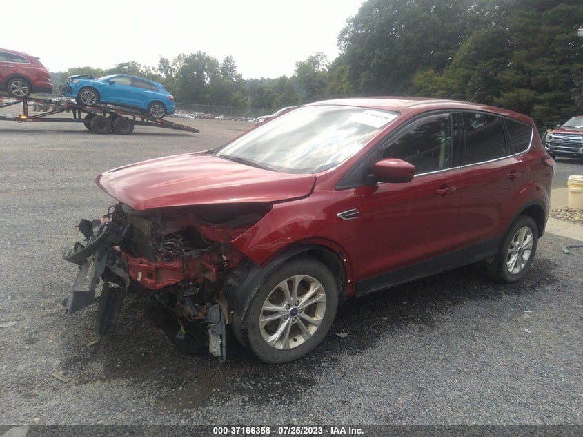 VIN 1FMCU9GD5HUD73906 2017 FORD ESCAPE SE