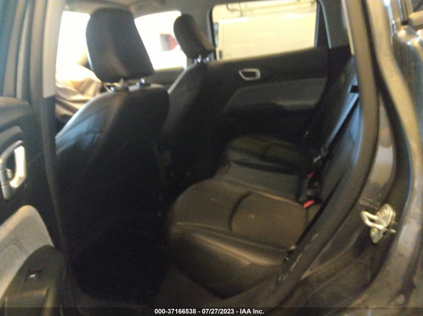 VIN 3C4NJDBB3NT121088 2022 JEEP COMPASS LATITUDE