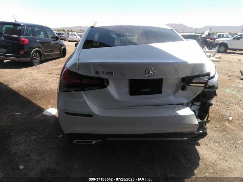 2022 MERCEDES-BENZ A-CLASS A 220 - W1K3G4EB3NJ365645