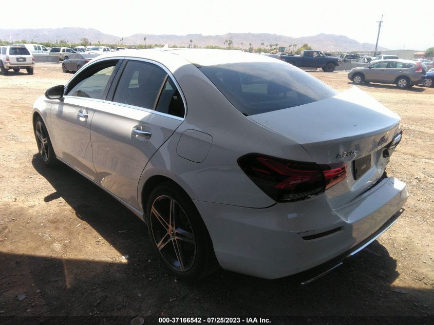 2022 MERCEDES-BENZ A-CLASS A 220 - W1K3G4EB3NJ365645