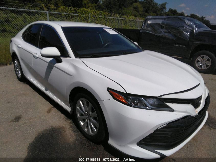2020 TOYOTA CAMRY LE - 4T1C11AK5LU937886