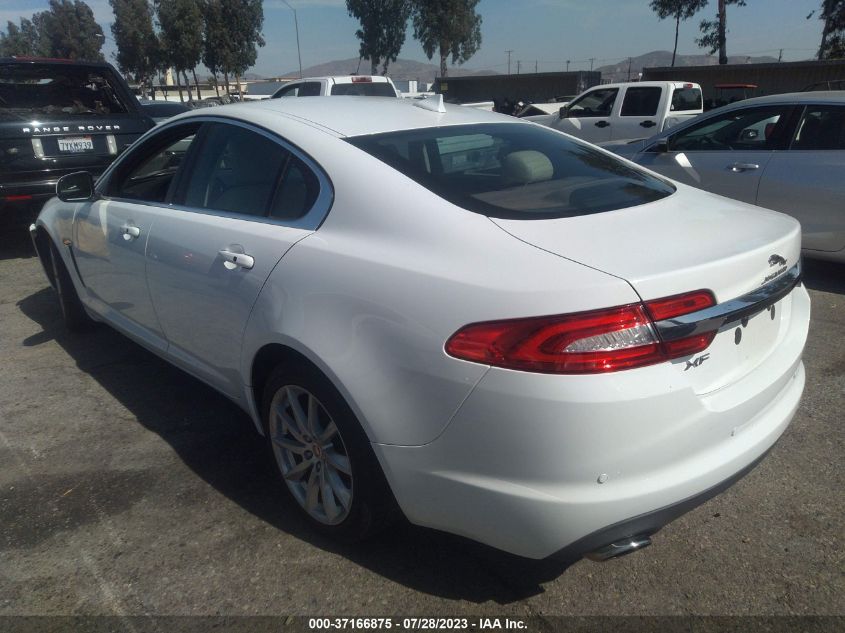 2015 JAGUAR XF I4 T PREMIUM - SAJWA0FS7FPU88610
