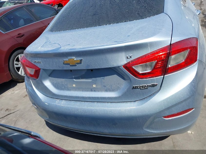 2018 CHEVROLET CRUZE LT - 1G1BE5SM2J7133917