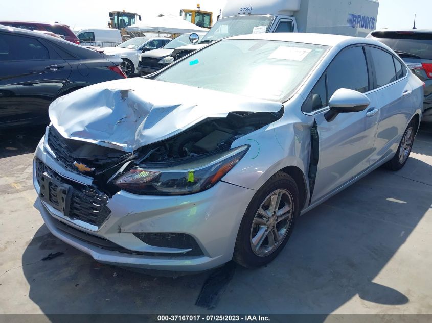 2018 CHEVROLET CRUZE LT - 1G1BE5SM2J7133917