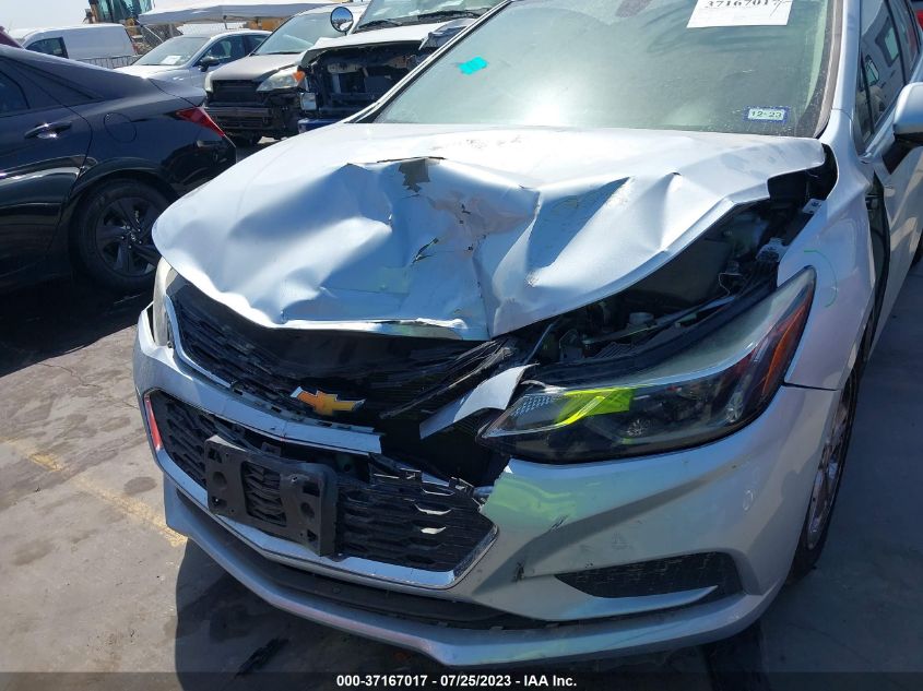 2018 CHEVROLET CRUZE LT - 1G1BE5SM2J7133917