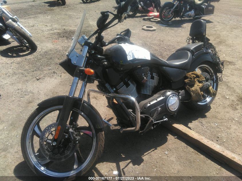 2011 VICTORY MOTORCYCLES VEGAS 8-BALL - 5VPGA36N0B3007551