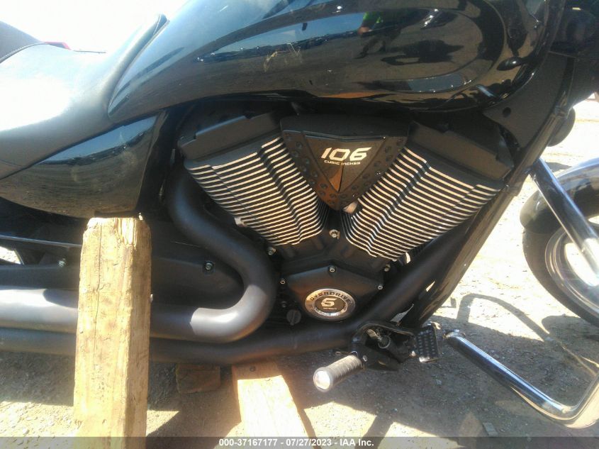 2011 VICTORY MOTORCYCLES VEGAS 8-BALL - 5VPGA36N0B3007551