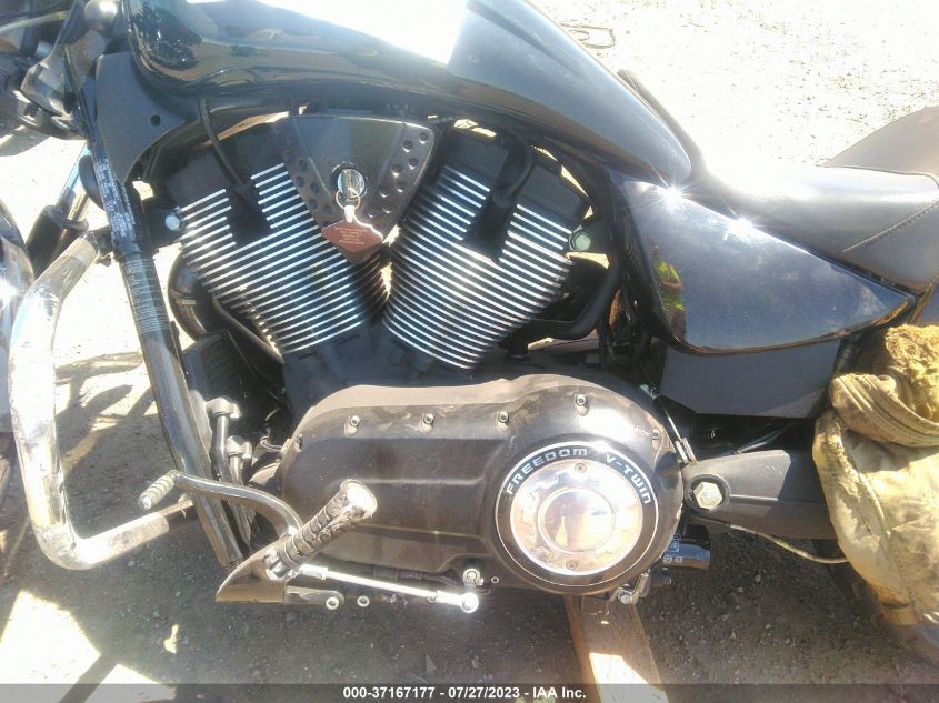 2011 VICTORY MOTORCYCLES VEGAS 8-BALL - 5VPGA36N0B3007551