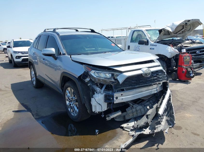 2019 TOYOTA RAV4 XLE PREMIUM - JTMC1RFV4KD508517