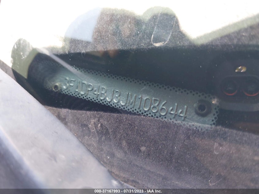 VIN 3FADP4BJ3JM108644 2018 FORD FIESTA SE