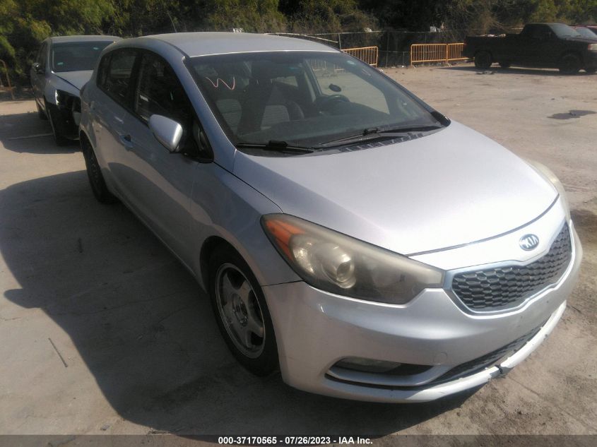 2016 KIA FORTE 5-DOOR LX - KNAFK5A85G5604417