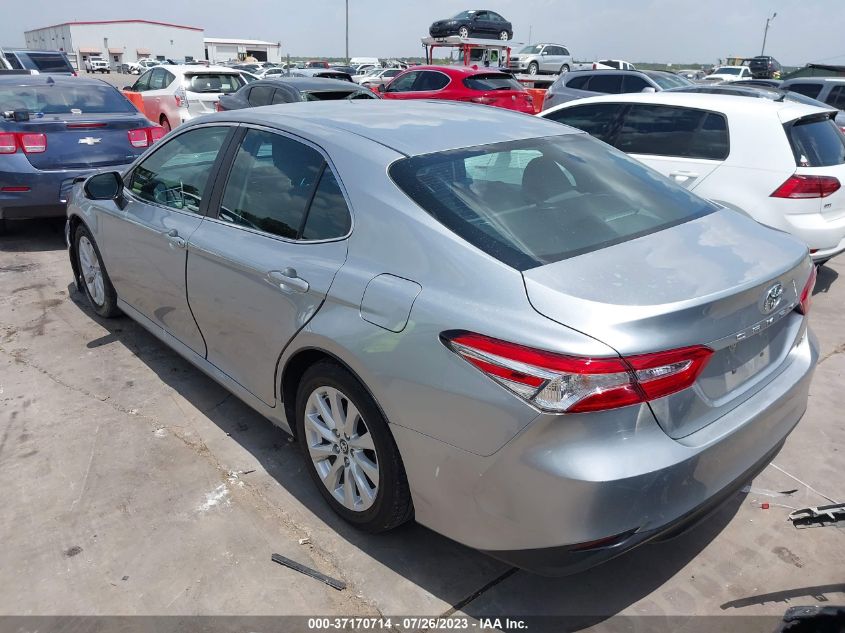 2018 TOYOTA CAMRY LE/SE/XLE/L - 4T1B11HK7JU062194