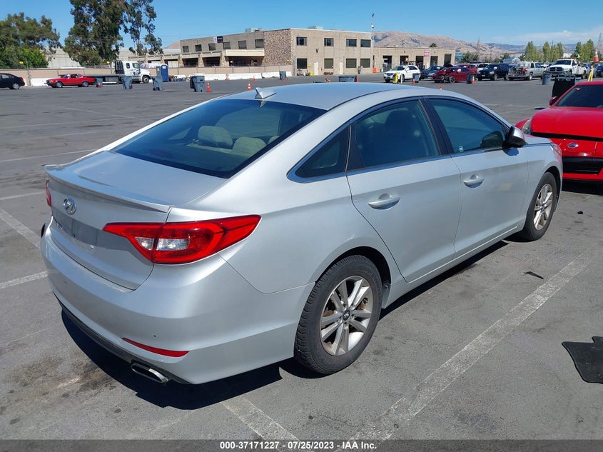 VIN 5NPE24AF5HH527007 2017 HYUNDAI SONATA 2.4L