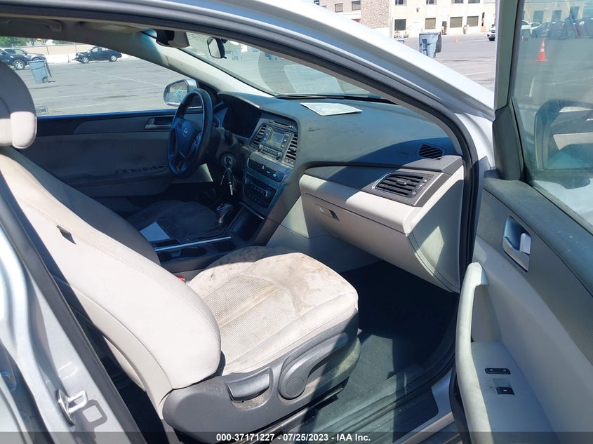 VIN 5NPE24AF5HH527007 2017 HYUNDAI SONATA 2.4L