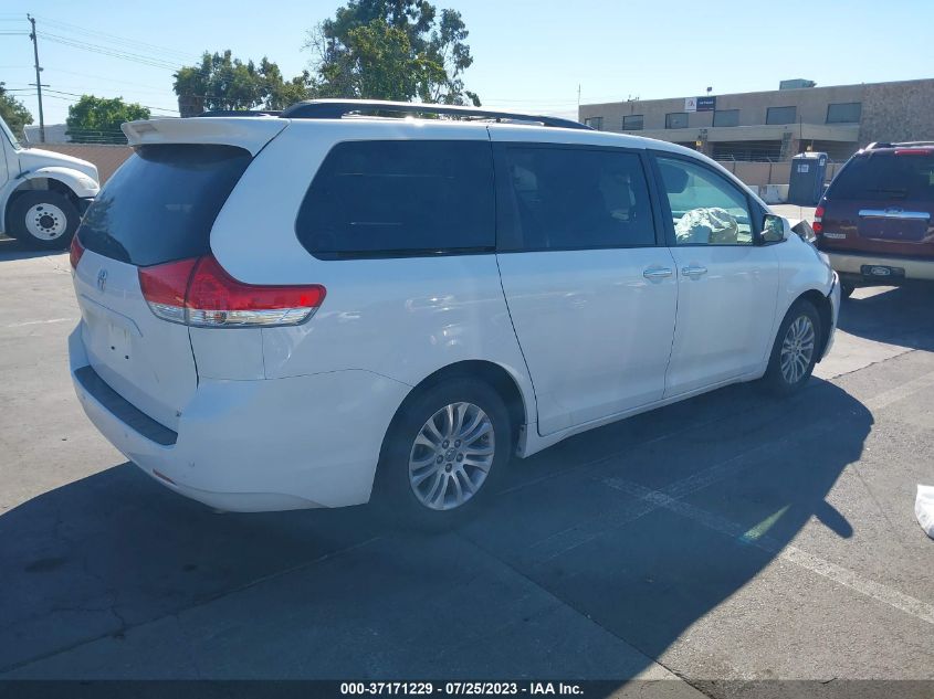 5TDYK3DC8ES512869 2014 TOYOTA SIENNA, photo no. 4