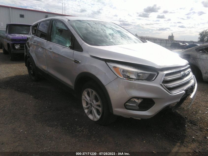 2017 FORD ESCAPE SE - 1FMCU9GD5HUC00001