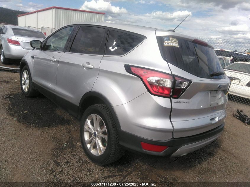 2017 FORD ESCAPE SE - 1FMCU9GD5HUC00001
