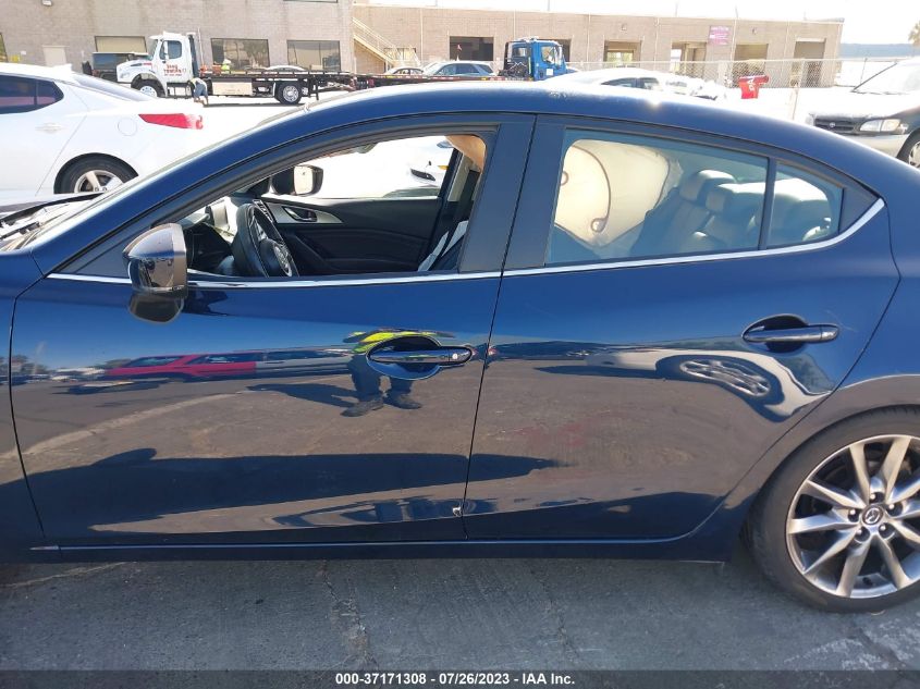 2018 MAZDA MAZDA3 4-DOOR TOURING - 3MZBN1V35JM241602