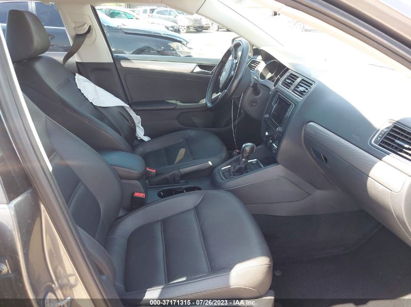 2017 VOLKSWAGEN JETTA 1.4T SE - 3VWDB7AJ9HM291678