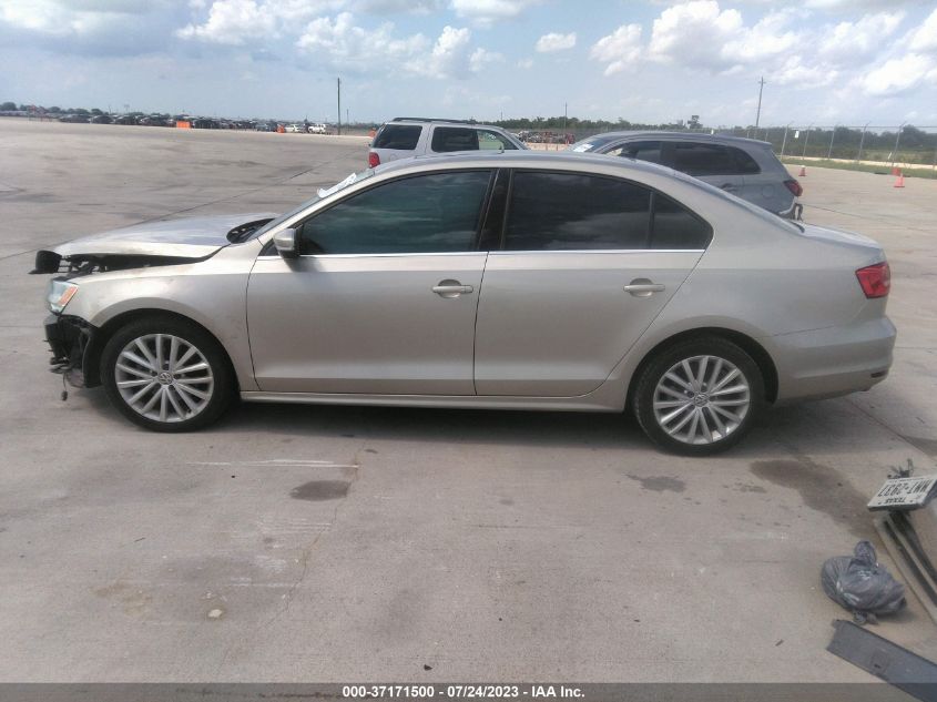 2015 VOLKSWAGEN JETTA SEDAN 1.8T SE - 3VWD07AJ6FM215225